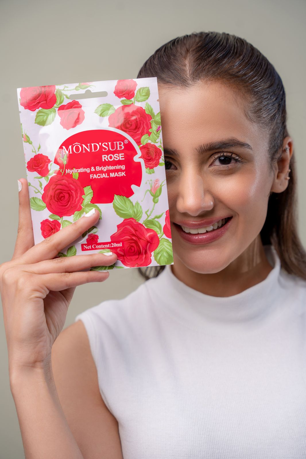 ROSE HYDRATING & BRIGHTENING FACIAL MASK